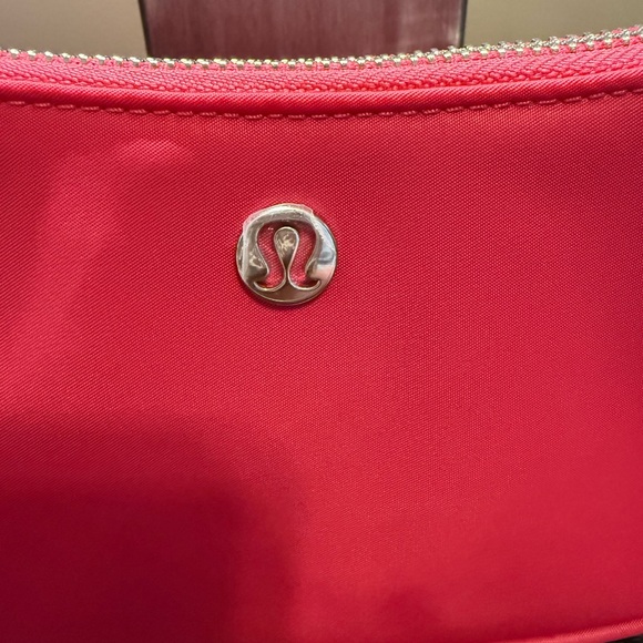 Lululemon Athletica Bold Pink Crossbody Bag - Picture 2 of 8